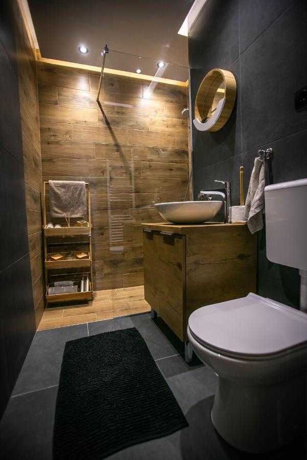 Apartman Paola สลาวอนสกีบรอด ภายนอก รูปภาพ