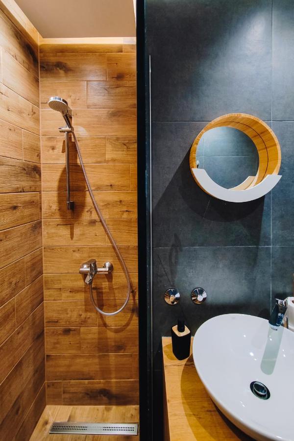 Apartman Paola สลาวอนสกีบรอด ภายนอก รูปภาพ