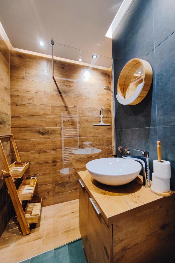 Apartman Paola สลาวอนสกีบรอด ภายนอก รูปภาพ